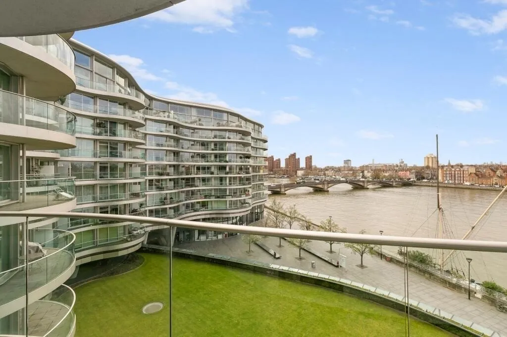 3 bed flat to rent — Hester Road London SW11