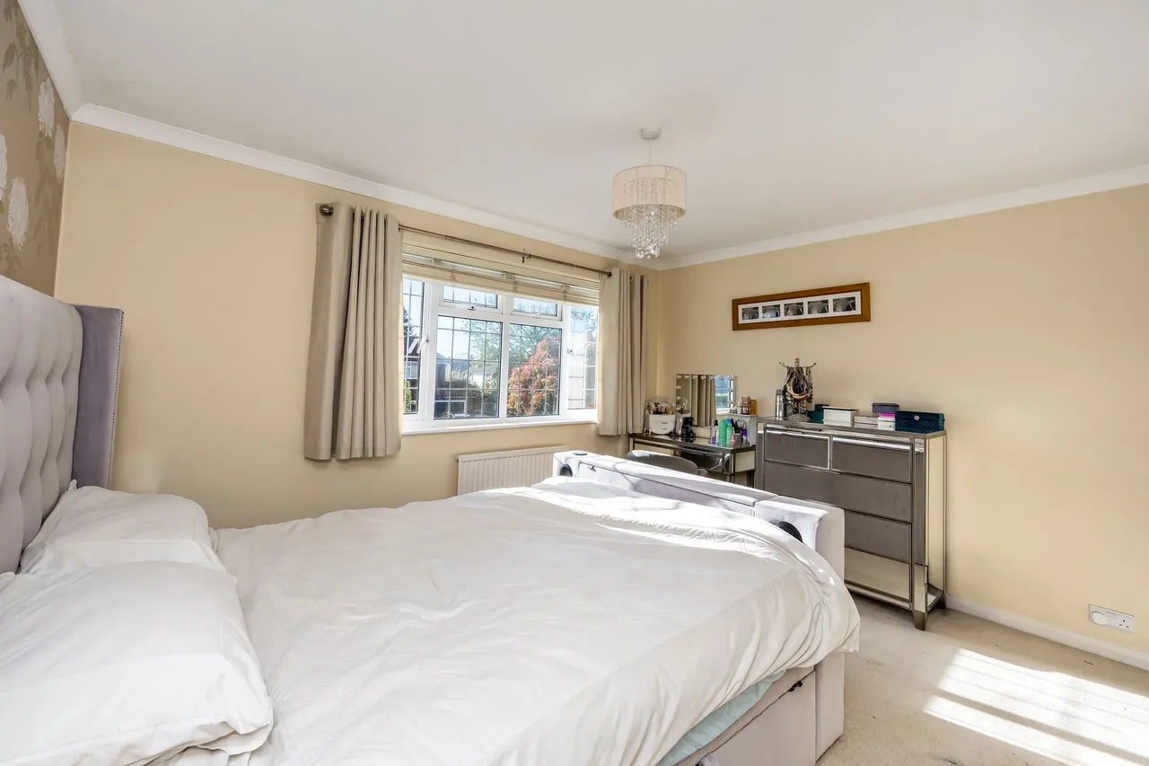Corunna Drive, Horsham, RH13, photo 13