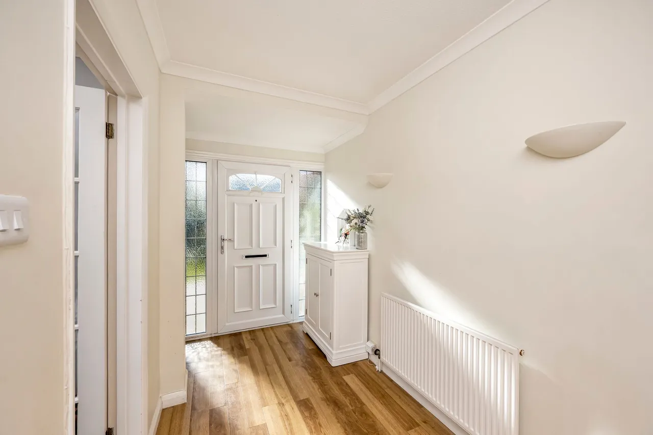 Corunna Drive, Horsham, RH13, photo 5