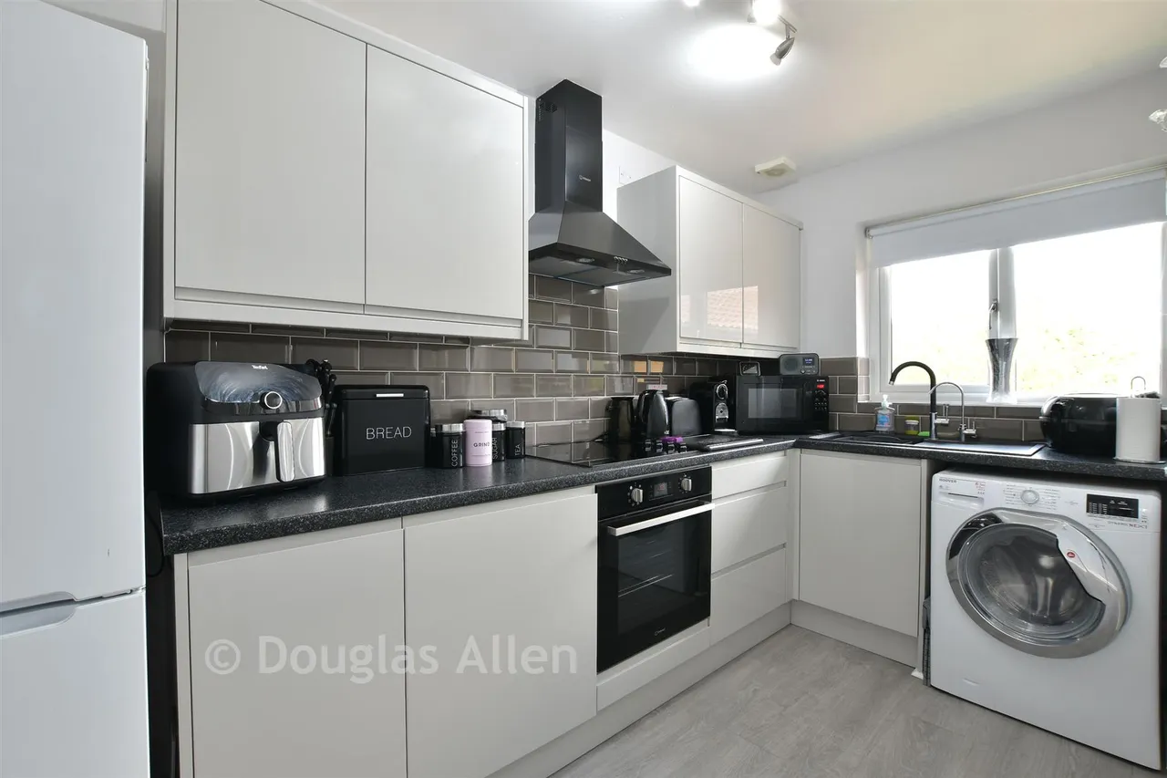 Radwinter Avenue, Wickford, SS12, photo 6