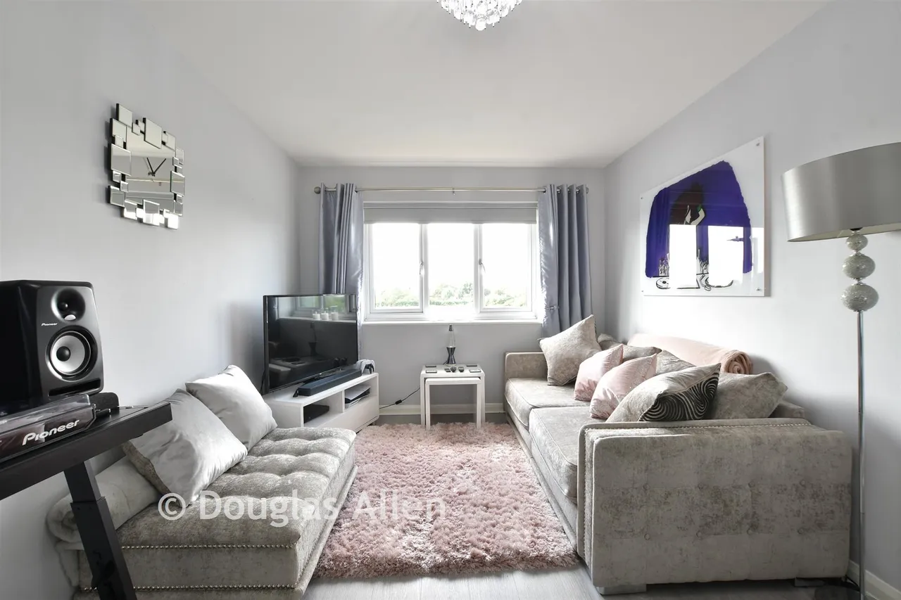 Radwinter Avenue, Wickford, SS12, photo 2