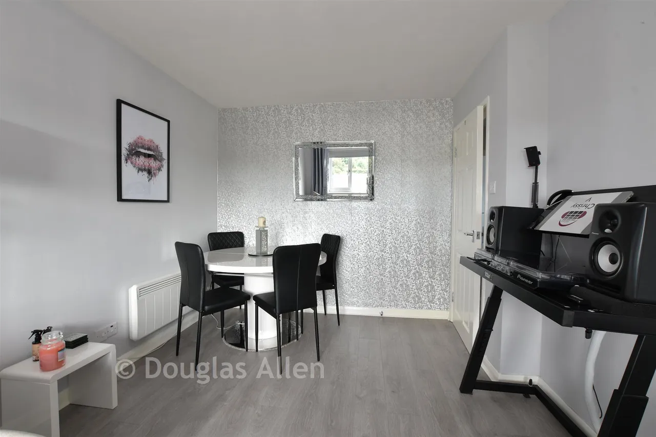 Radwinter Avenue, Wickford, SS12, photo 5