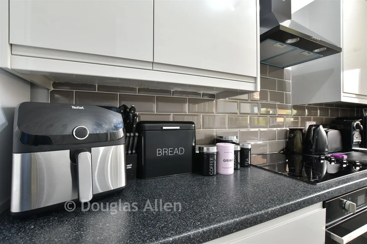 Radwinter Avenue, Wickford, SS12, photo 7