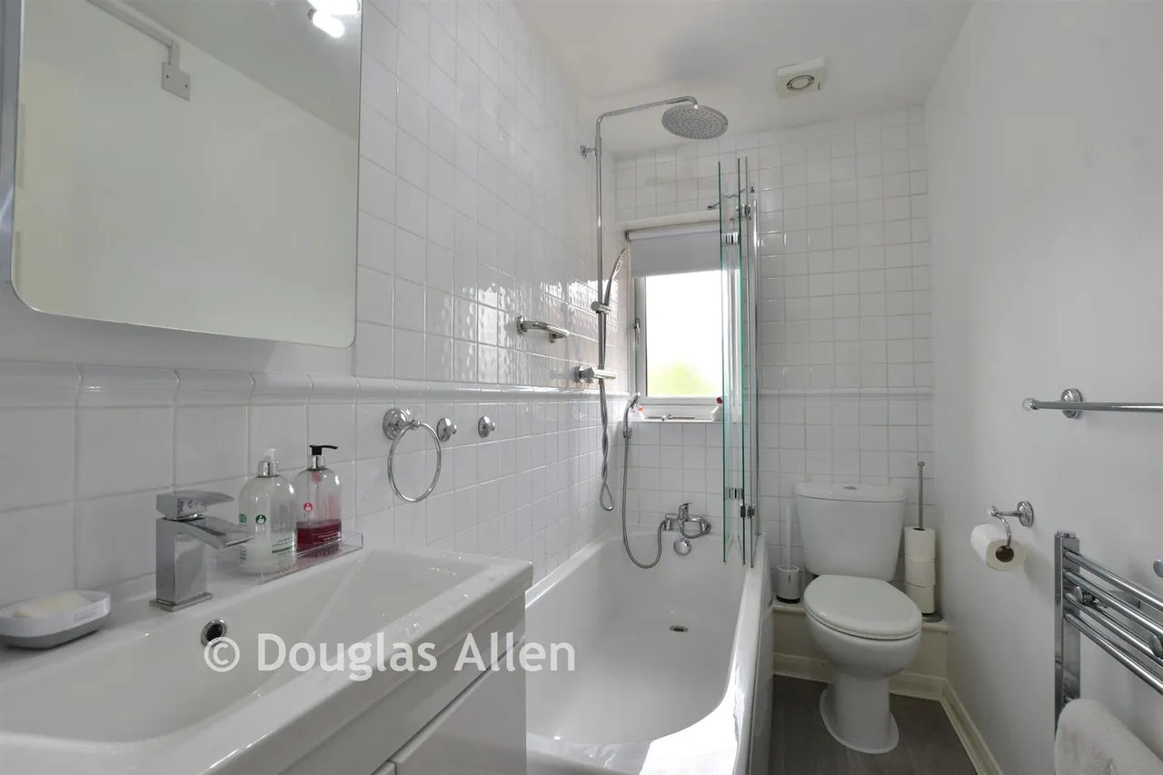 Radwinter Avenue, Wickford, SS12, photo 8