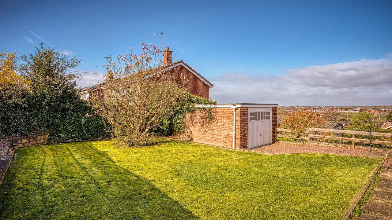 Hillsdale Road, Winshill, photo 14