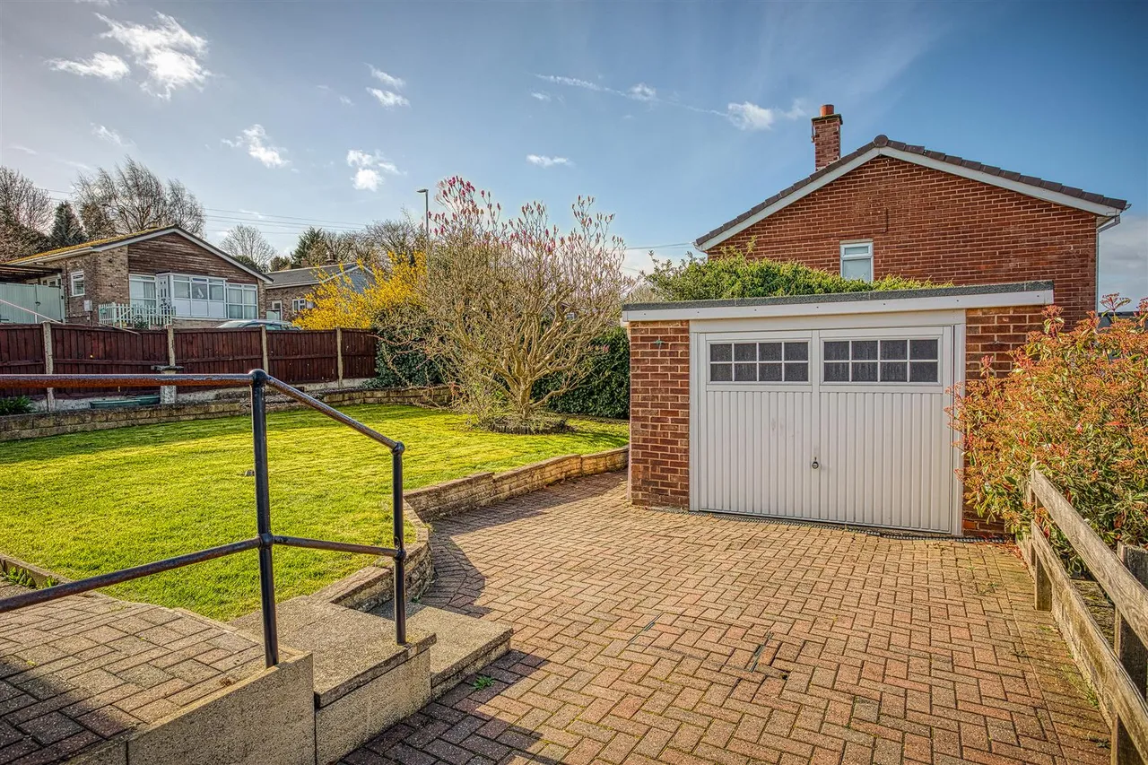 Hillsdale Road, Winshill, photo 13