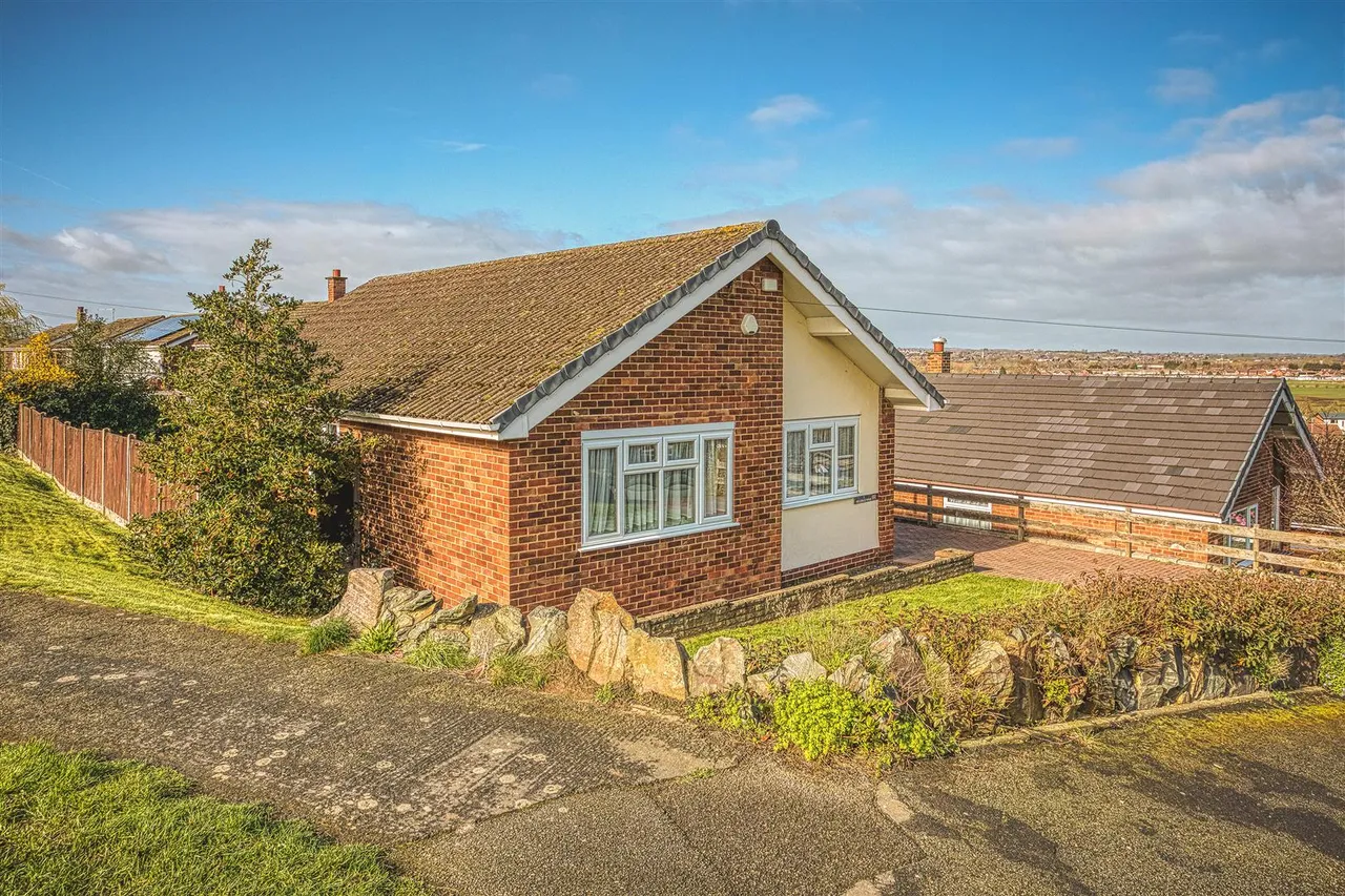 Hillsdale Road, Winshill, photo 12