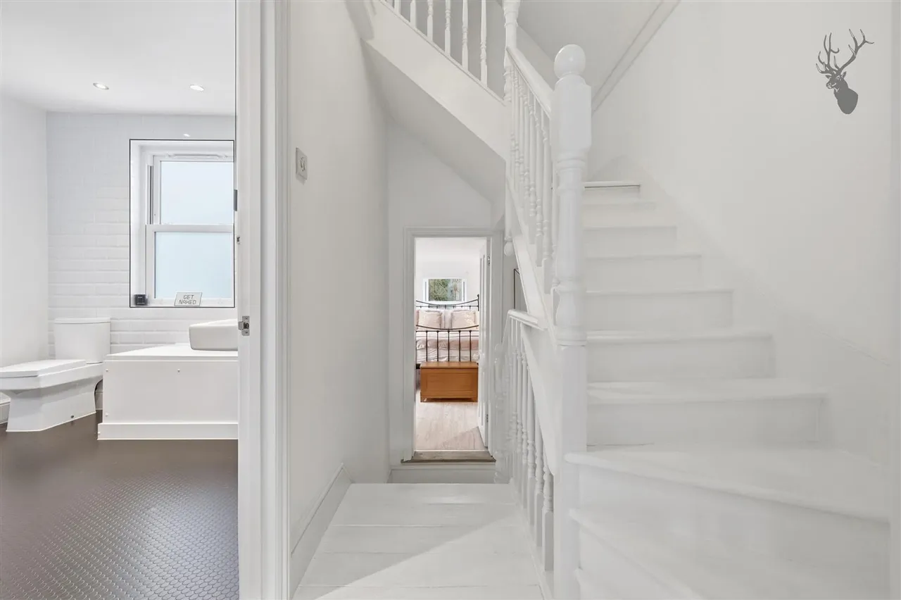West Grove, Woodford Green, IG8, photo 17
