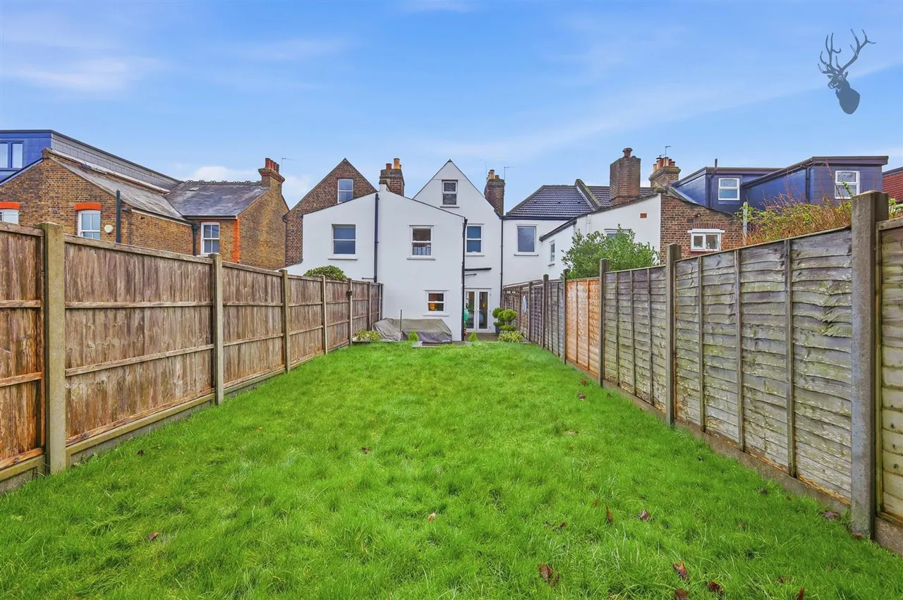West Grove, Woodford Green, IG8, photo 21