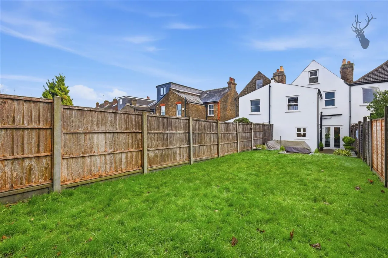 West Grove, Woodford Green, IG8, photo 23
