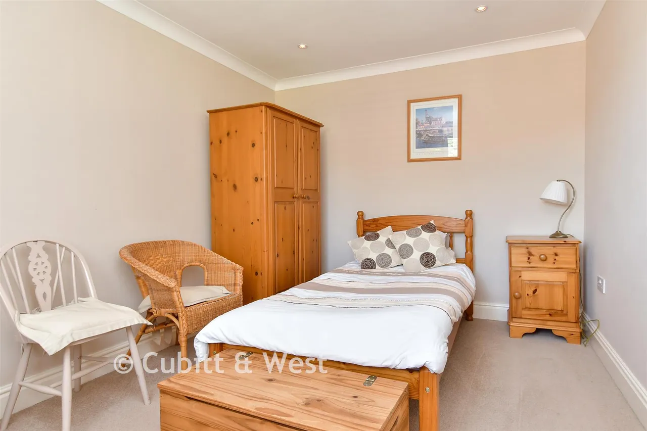 Treetops Close, Woodingdean, BN2, photo 15