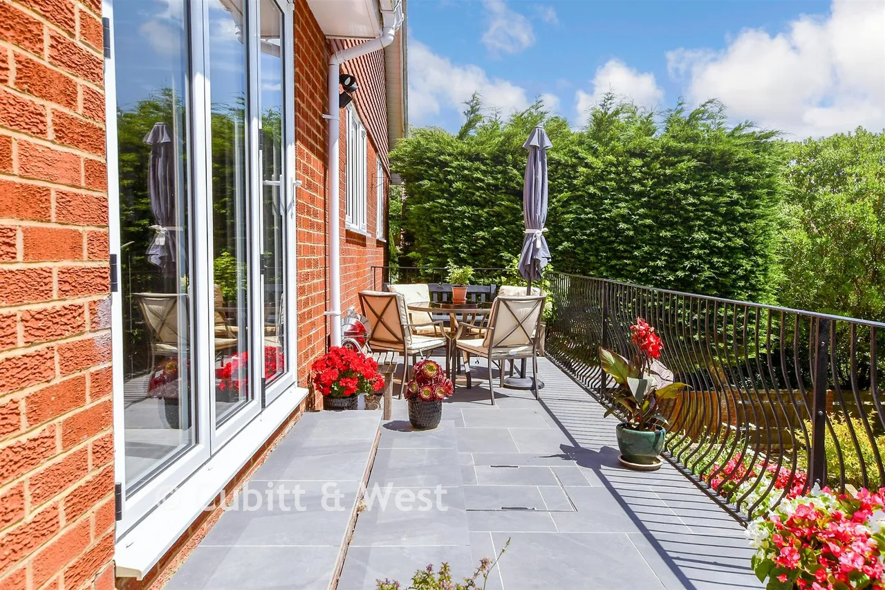 Treetops Close, Woodingdean, BN2, photo 9