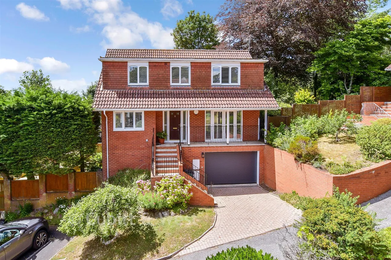 4 bed house for sale, Treetops Close, Woodingdean, BN2