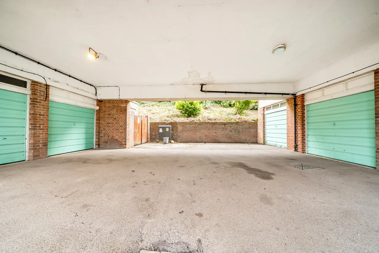 Duncombe Hill, London, SE23, photo 9