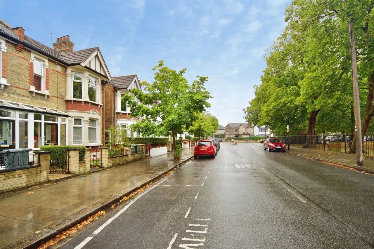 Rancliffe Road, London, E6, photo 15