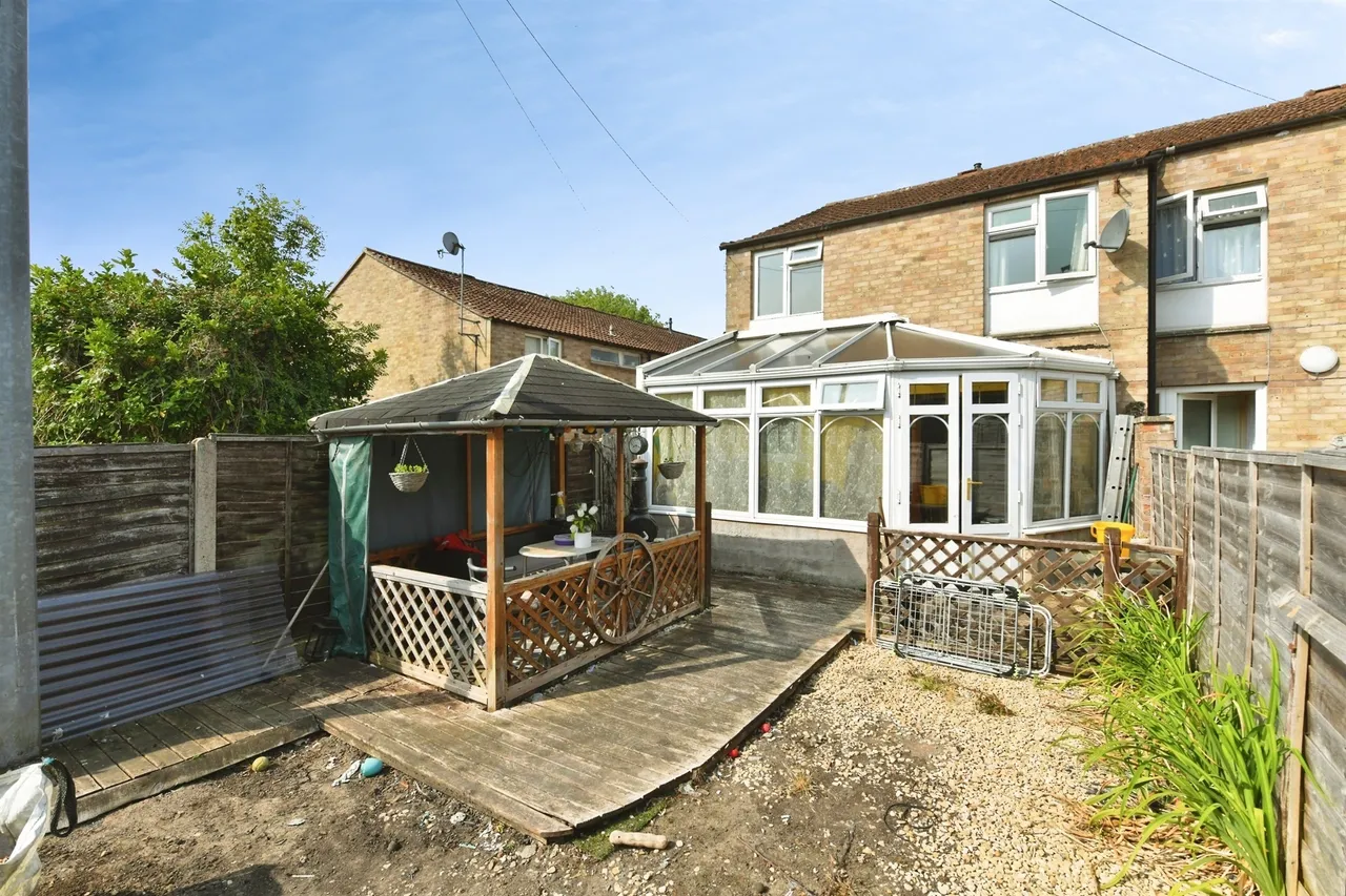 Ogilvie Square, Calne, photo 11
