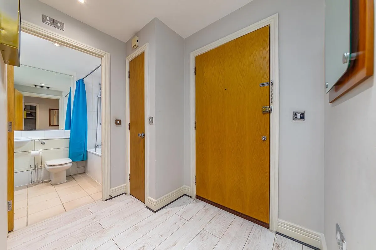 Mansell Street, London, E1, photo 9