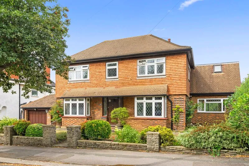 5 bed house for sale — Chalgrove Road, Sutton SM2 5JT