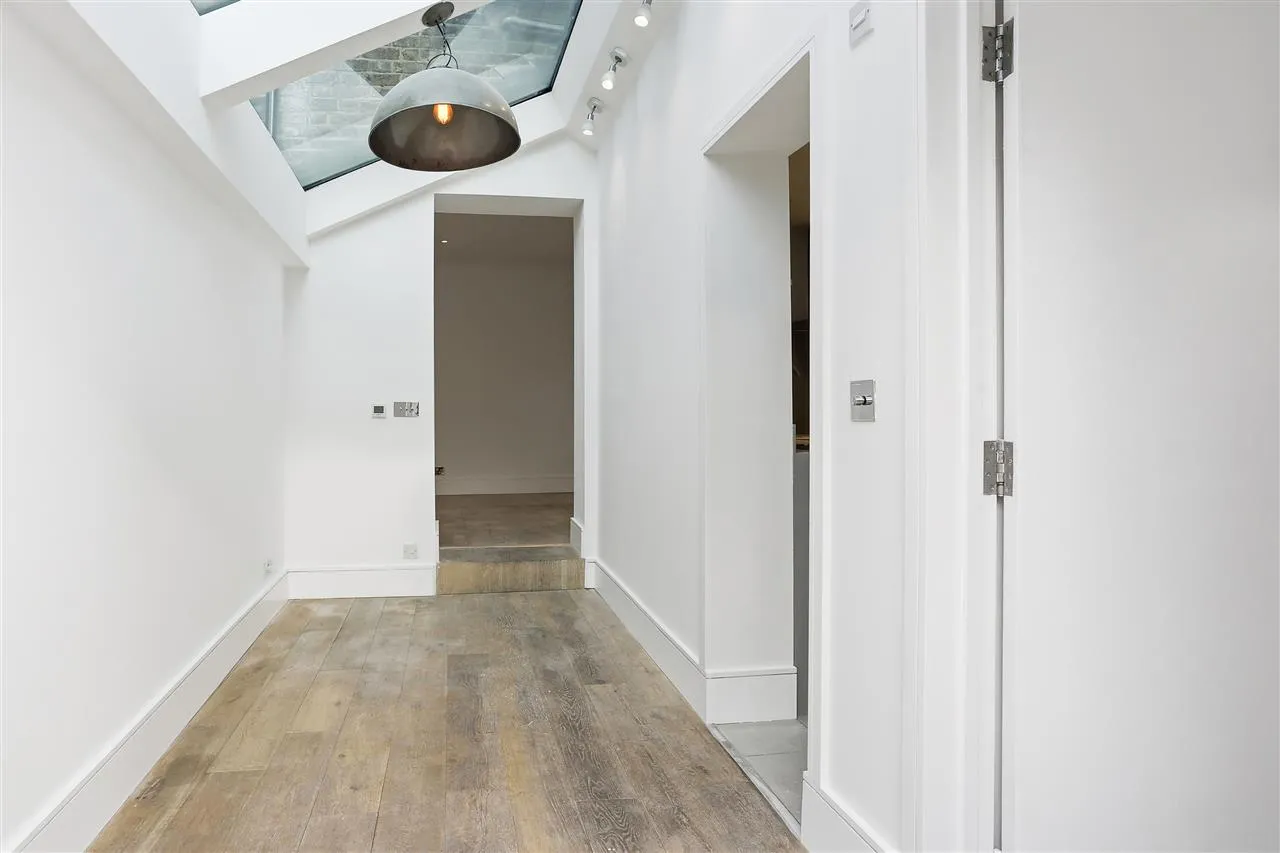 Leighton Road, London, photo 6