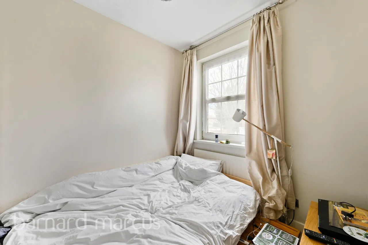 Spinney Close, New Malden, photo 6