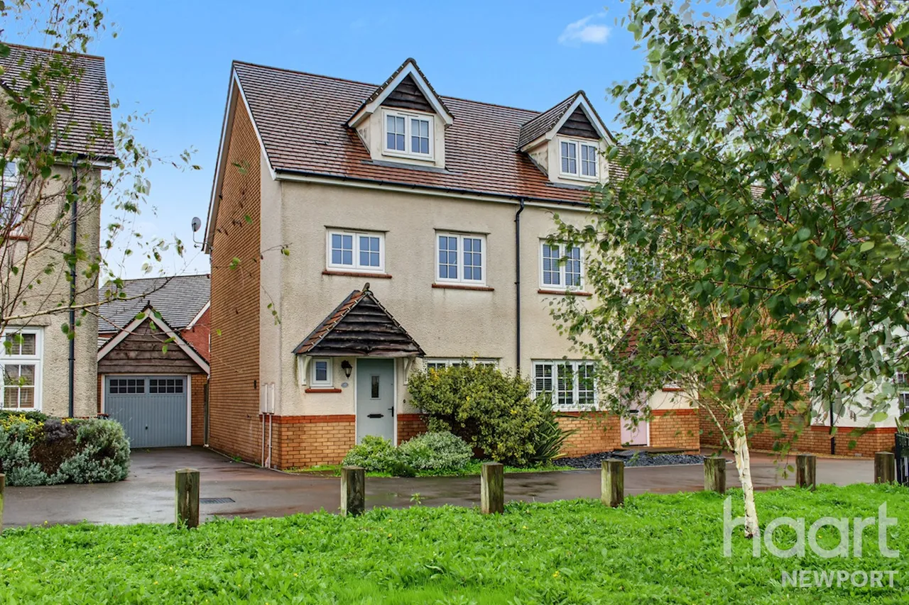 4 bed house to rent, Capel Dewi Hall Road, NP20