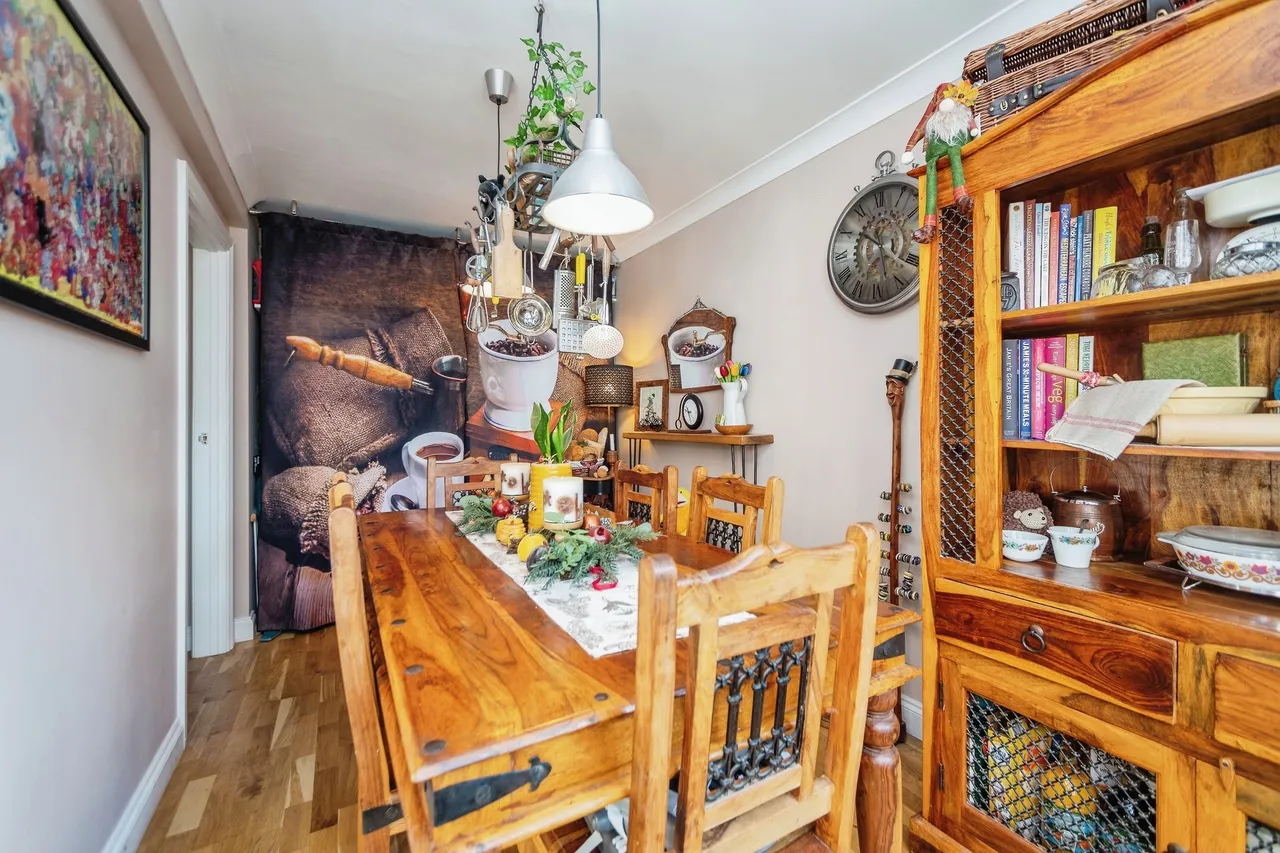 Queendown Avenue, Rainham, Gillingham, Kent, ME8, photo 5