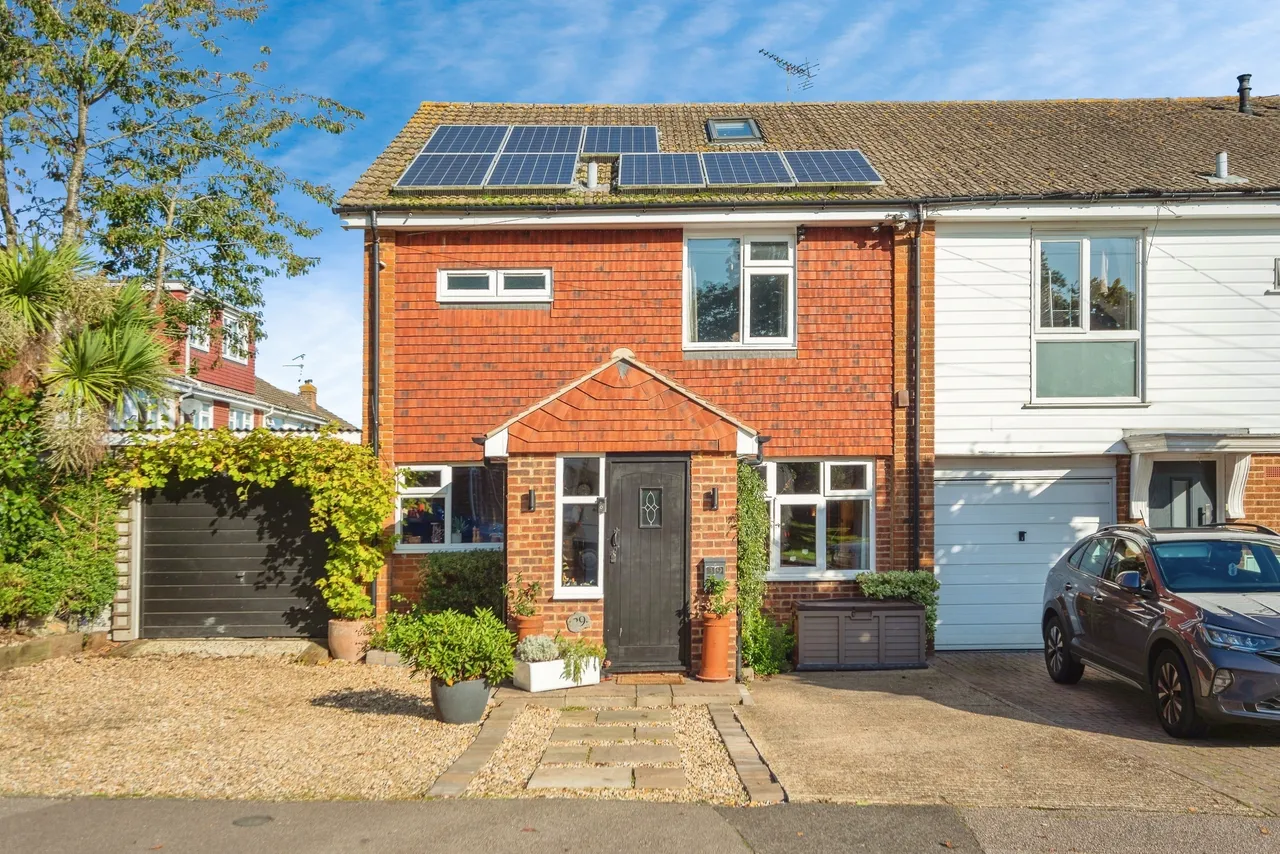 5 bed house for sale — Queendown Avenue, Rainham, Gillingham, Kent, ME8