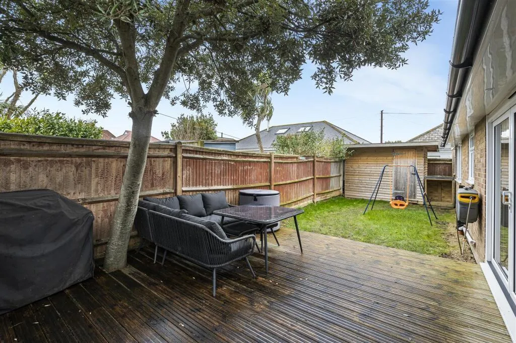 Capel Avenue, Peacehaven, photo 12