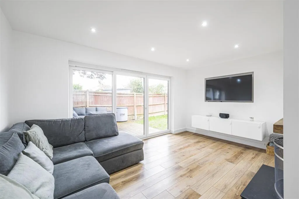 Capel Avenue, Peacehaven, photo 5