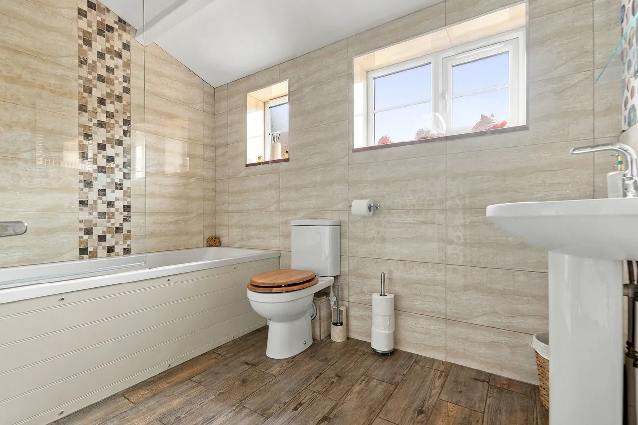 Bunwell Road, Besthorpe, NR17, photo 30