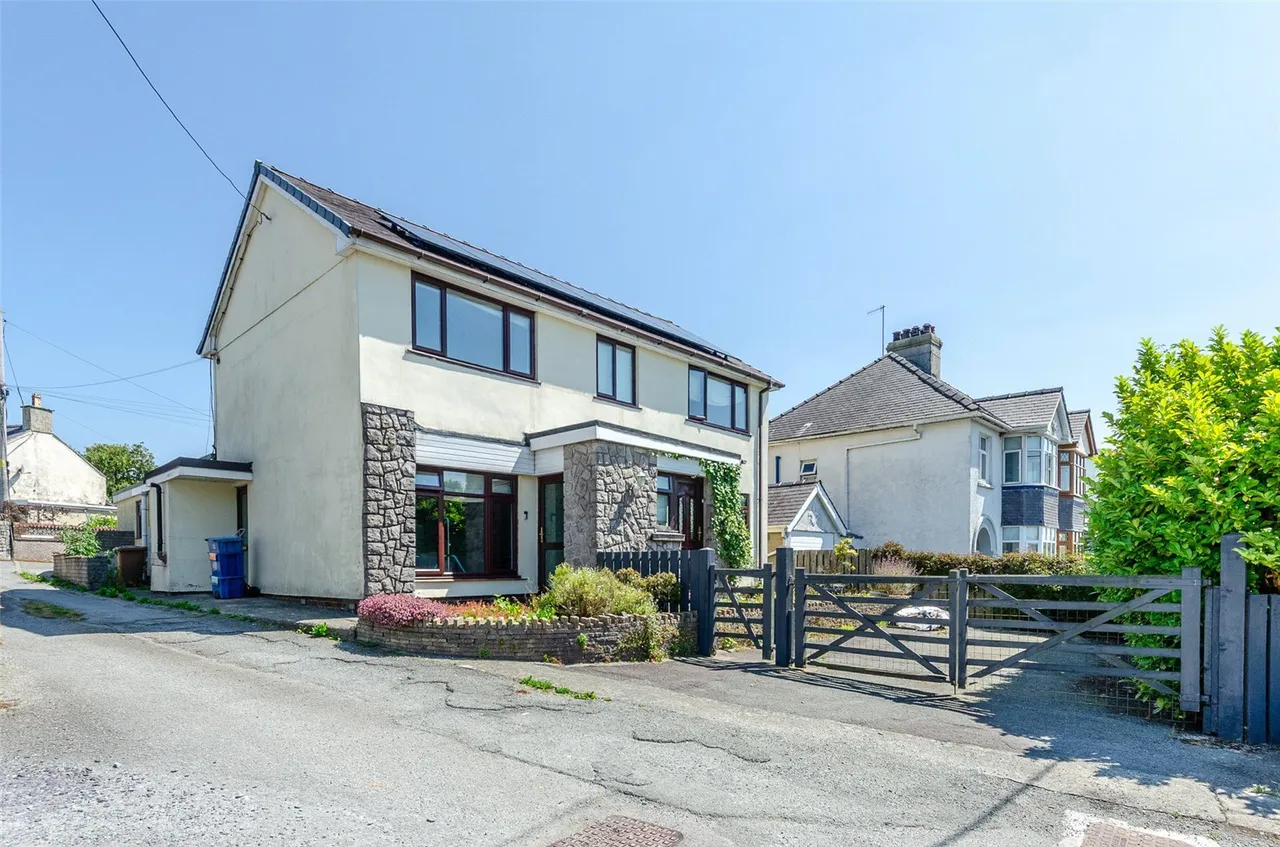 Waunfawr, Caernarfon, LL55, photo 20