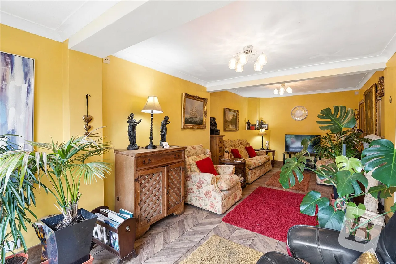 Parkside Avenue, Romford, RM1, photo 11