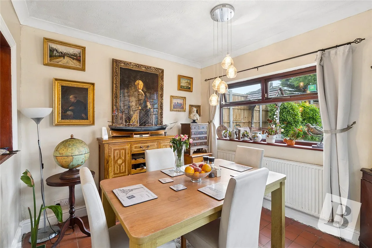 Parkside Avenue, Romford, RM1, photo 5