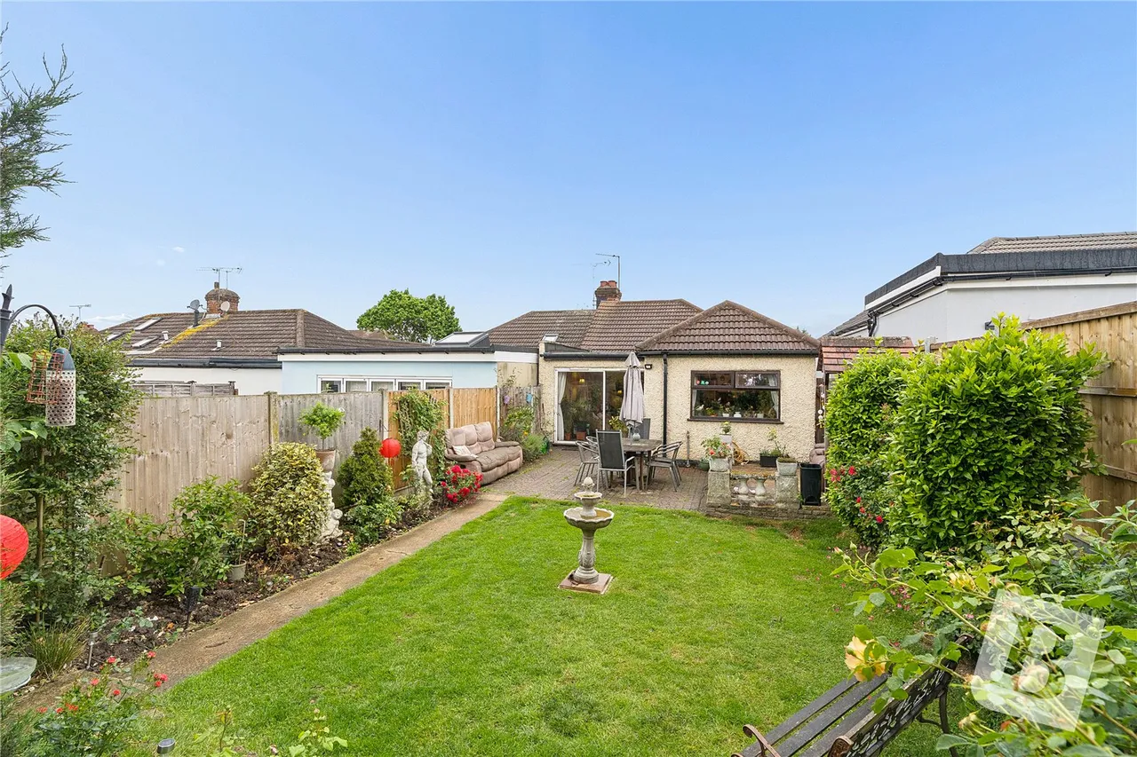 Parkside Avenue, Romford, RM1, photo 8