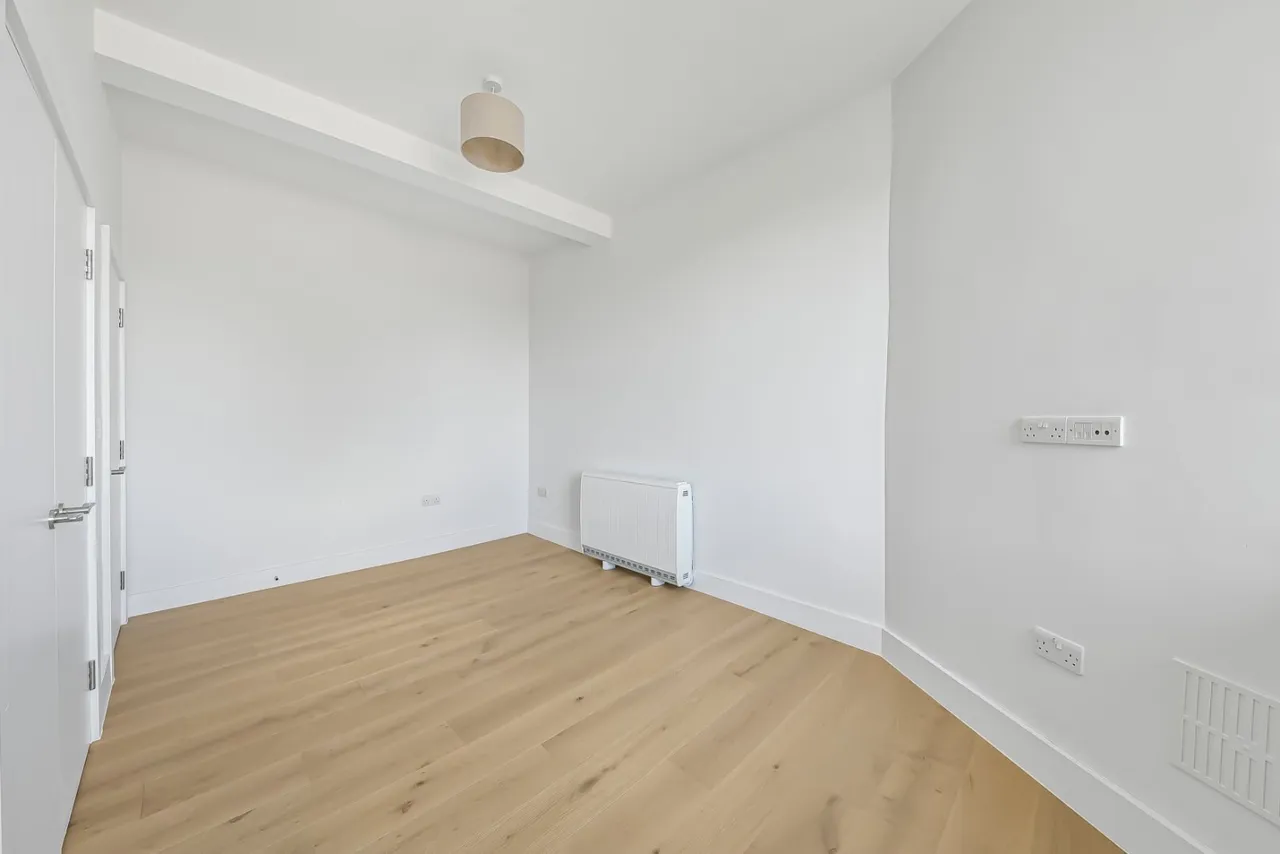 Kilburn High Road, London, NW6, photo 11