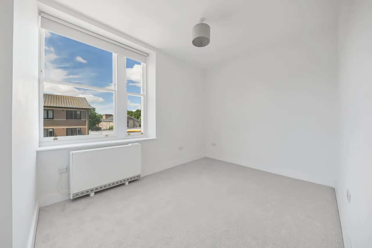 Kilburn High Road, London, NW6, photo 6