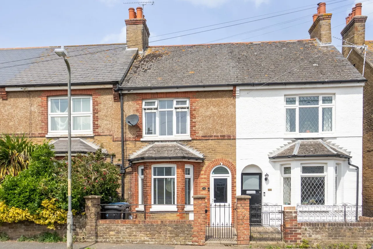 3 bed house for sale — Gorgeous Terrace Home, Downs Road, Walmer