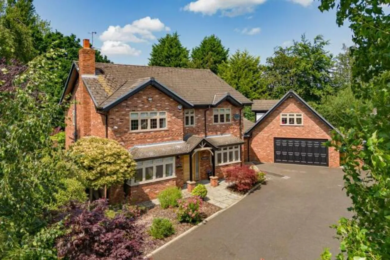 5 bed house for sale — 12b Sephton Avenue, Culcheth, Warrington, Warrington, WA3 4LZ