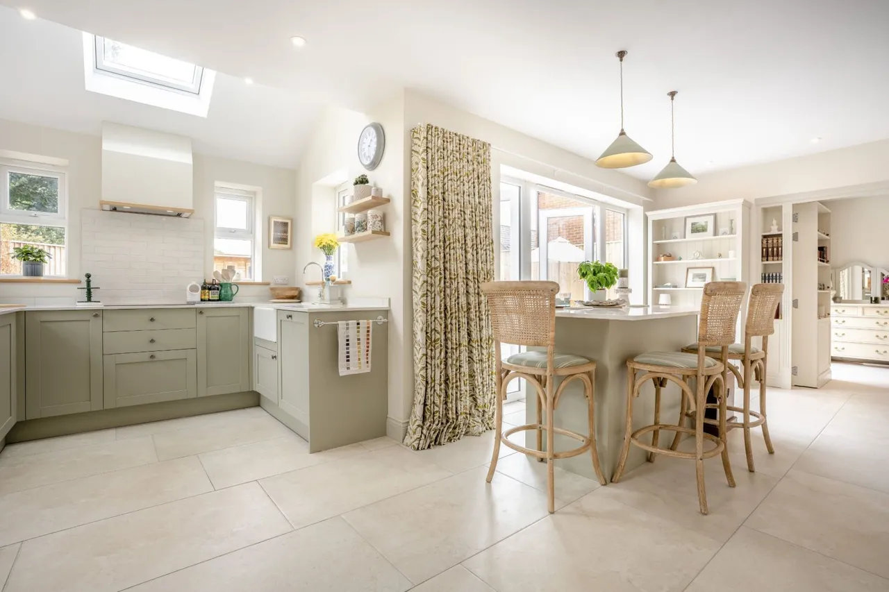 Southampton Road, Cadnam, Southampton, Hampshire, SO40 2NF, photo 2