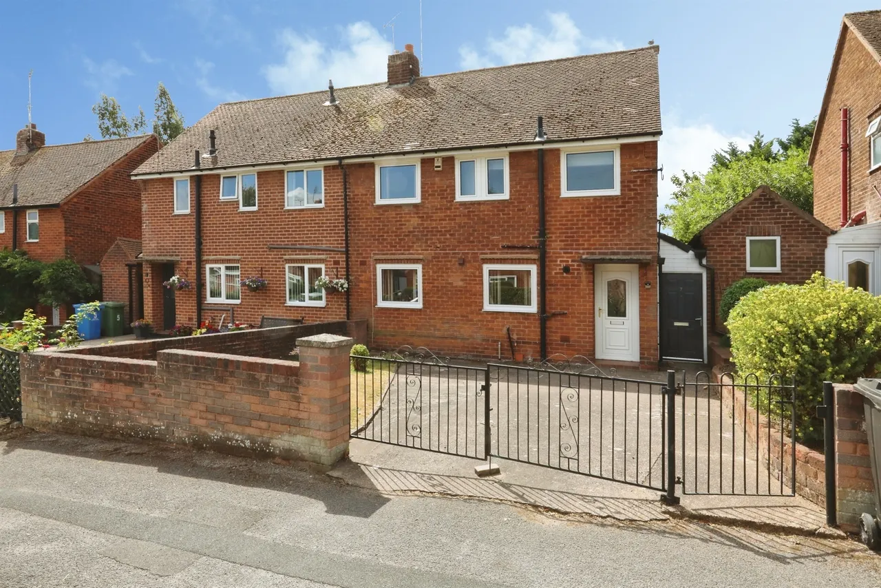 3 bed house for sale — Masefield Place, Worksop
