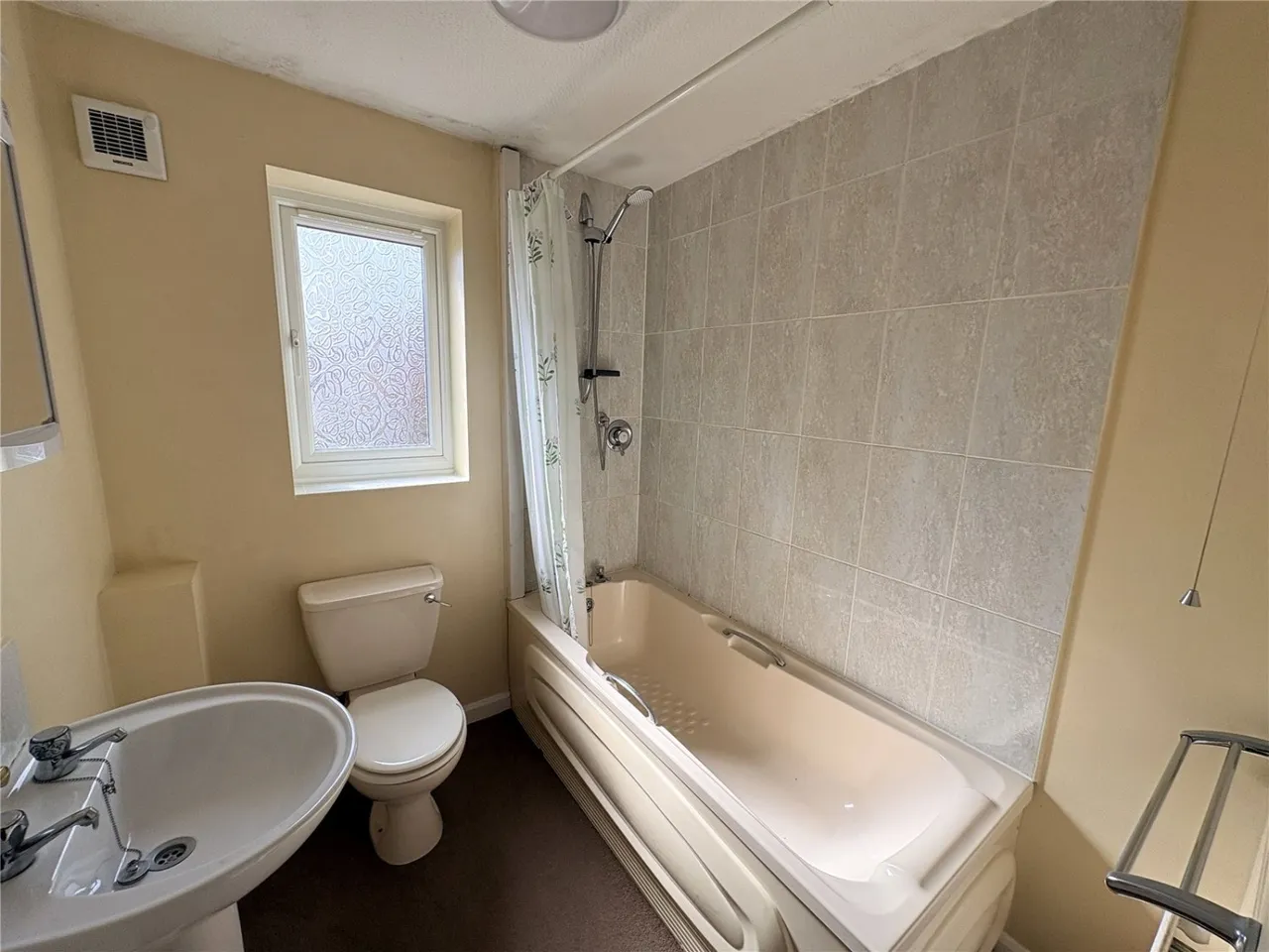Holly Mews, Balderton, NG24, photo 10