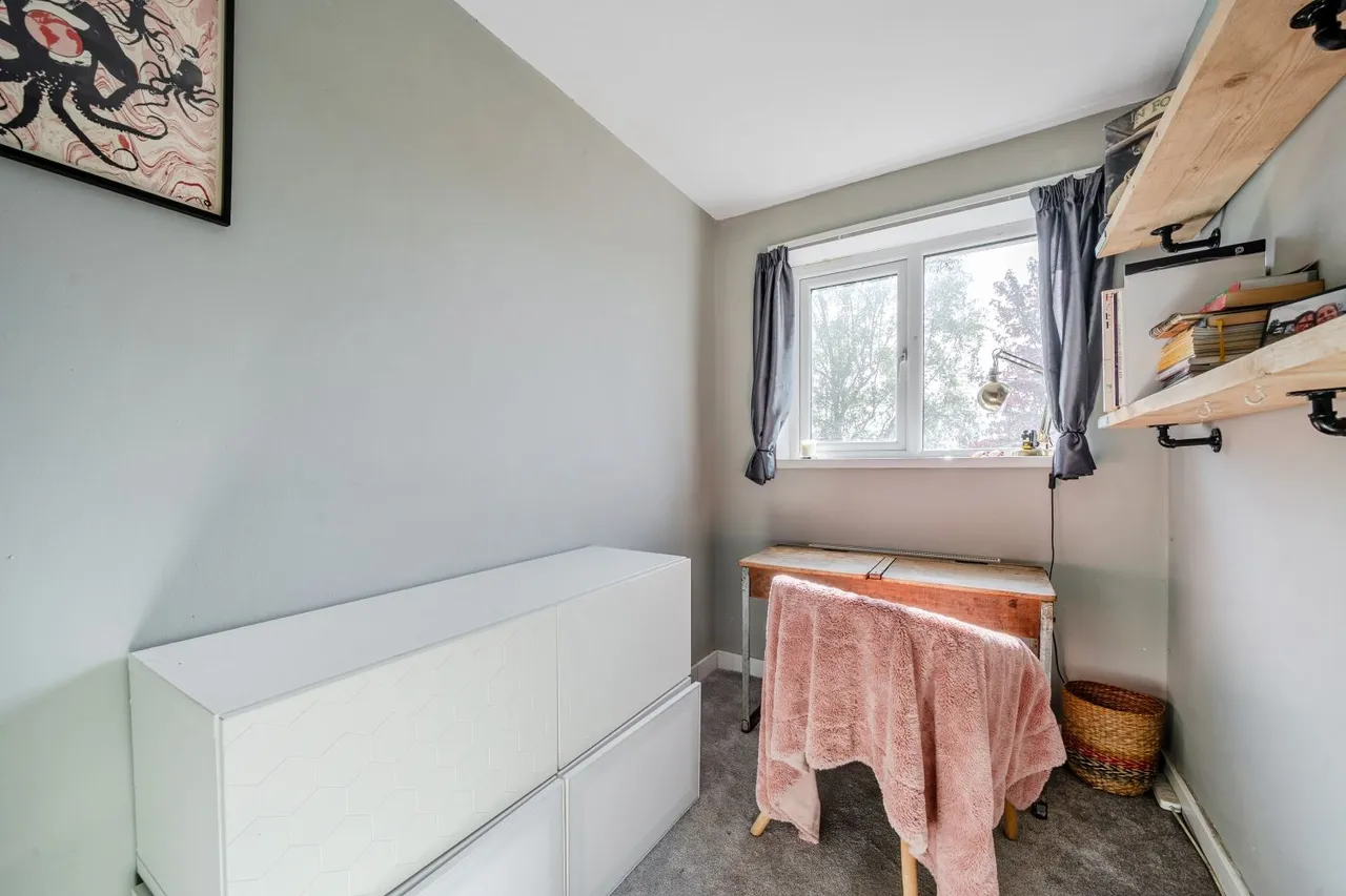 Kew Close, Birmingham, B37, photo 6