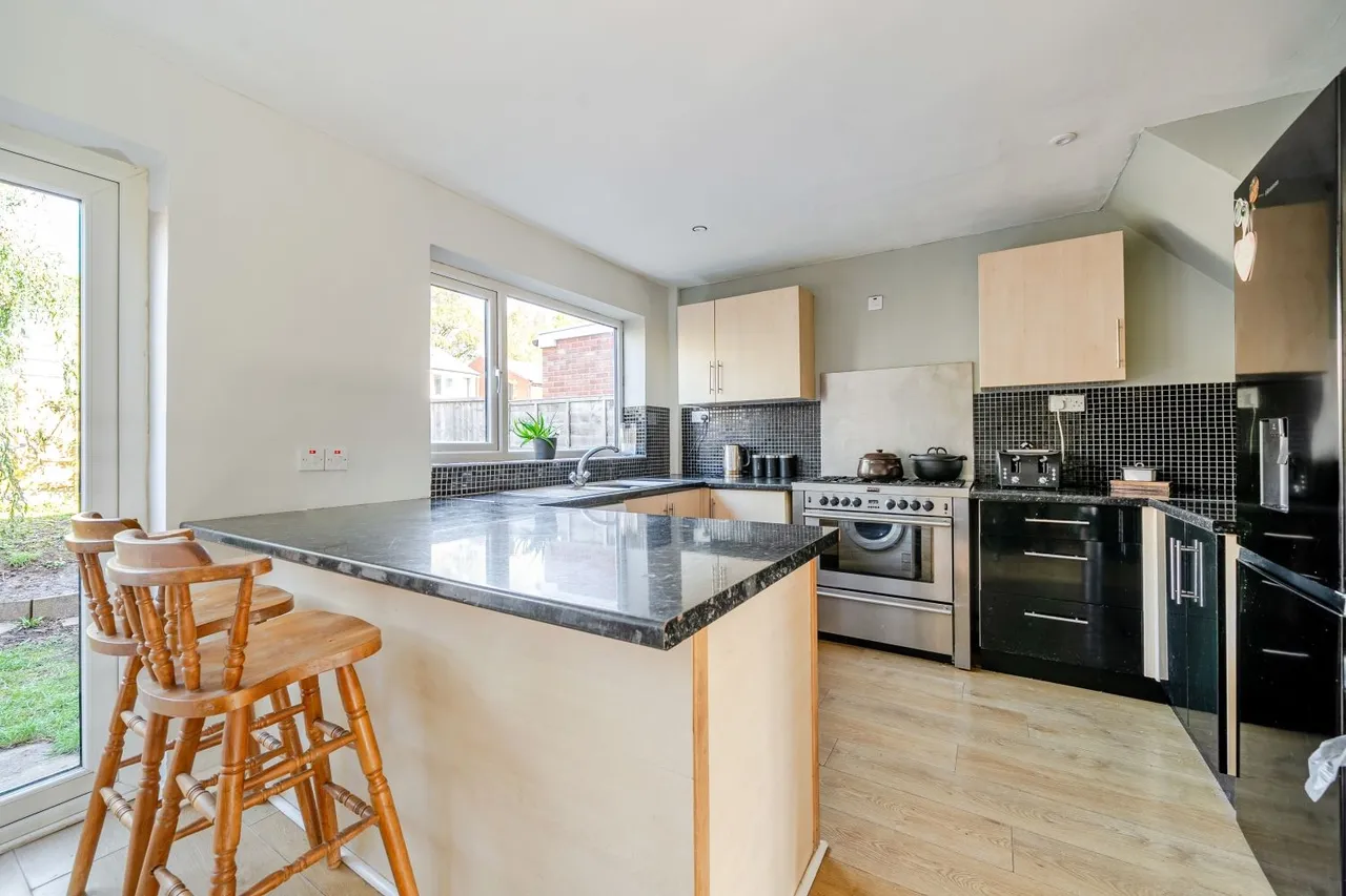 Kew Close, Birmingham, B37, photo 4