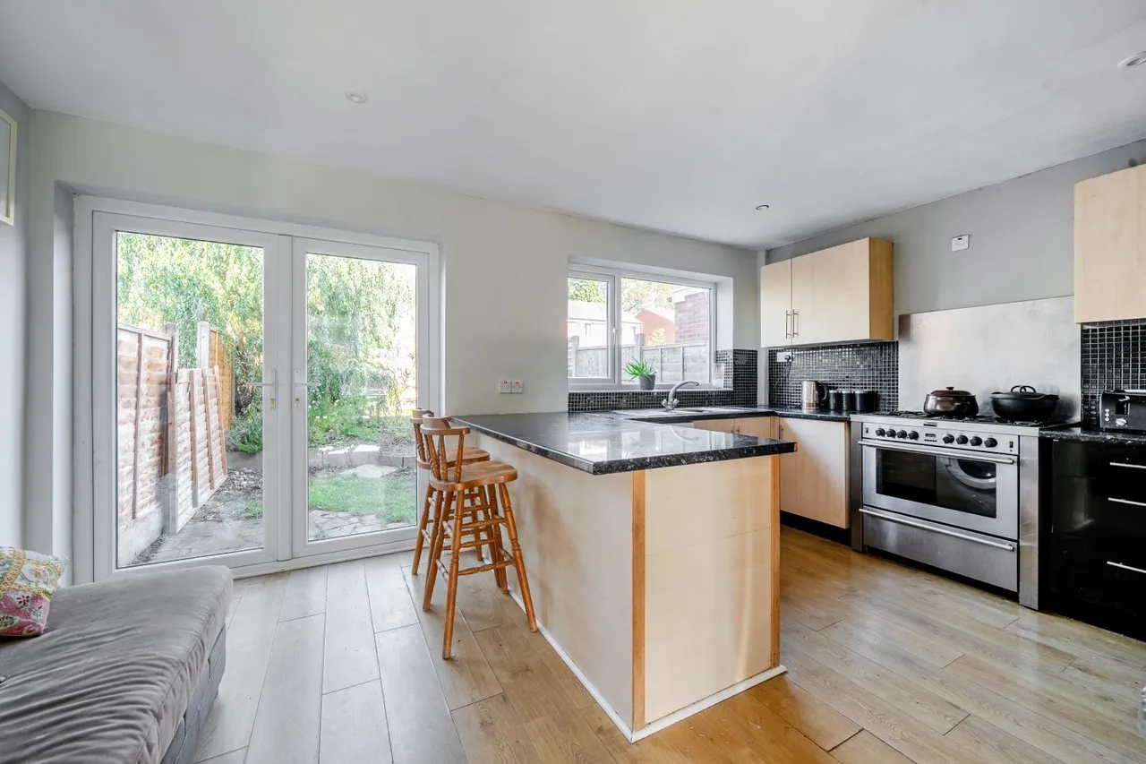 Kew Close, Birmingham, B37, photo 3