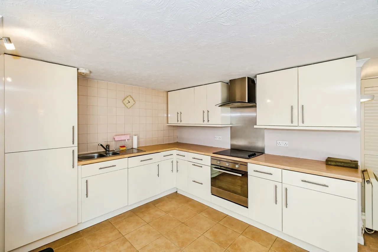 Brighton Road, Lancing, BN15, photo 2