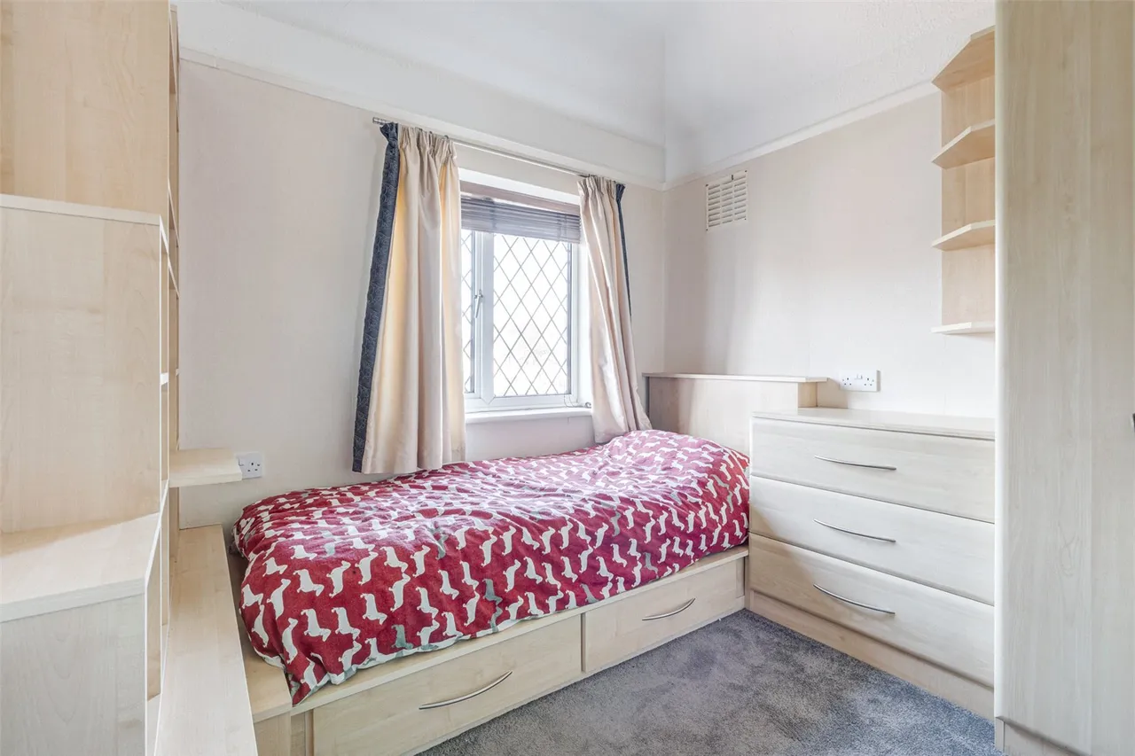 George V Avenue, Worthing, BN11, photo 9