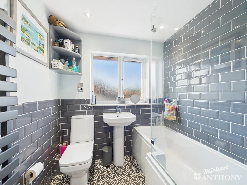 Honour Close, Aylesbury, HP20, photo 6