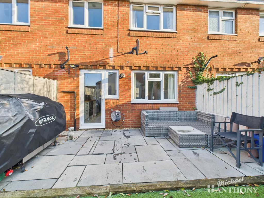 Honour Close, Aylesbury, HP20, photo 14