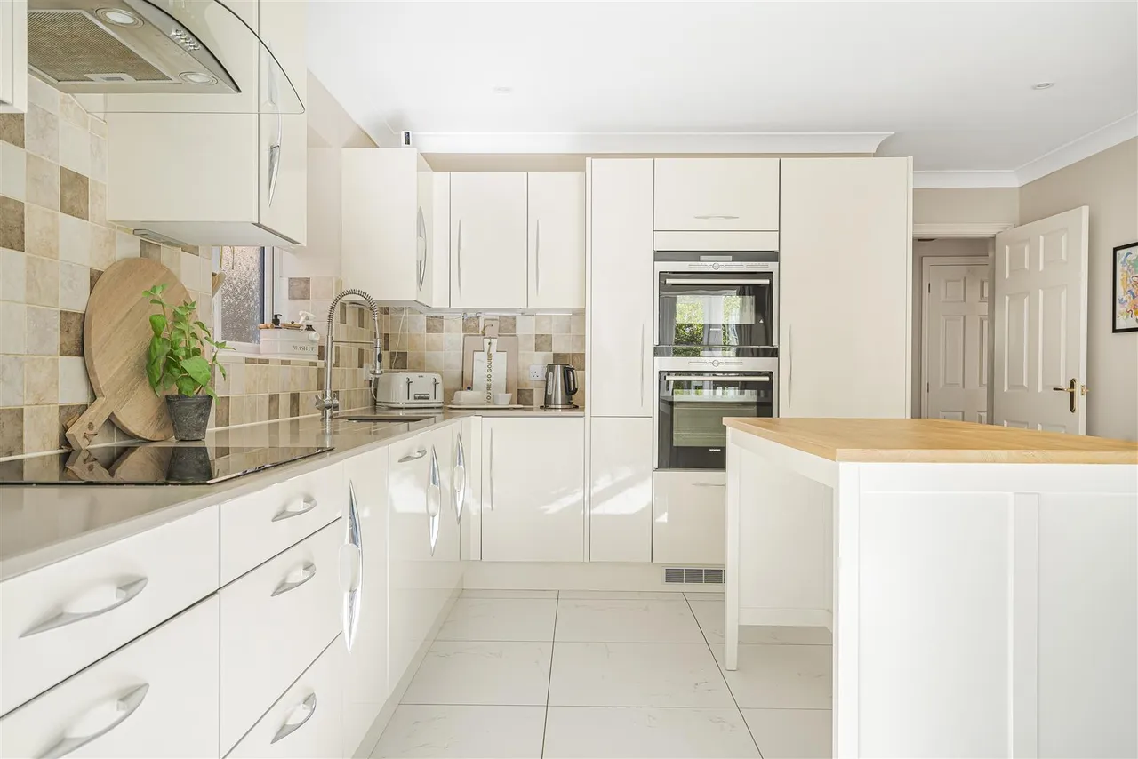 High Street, Linton, CB21, photo 5