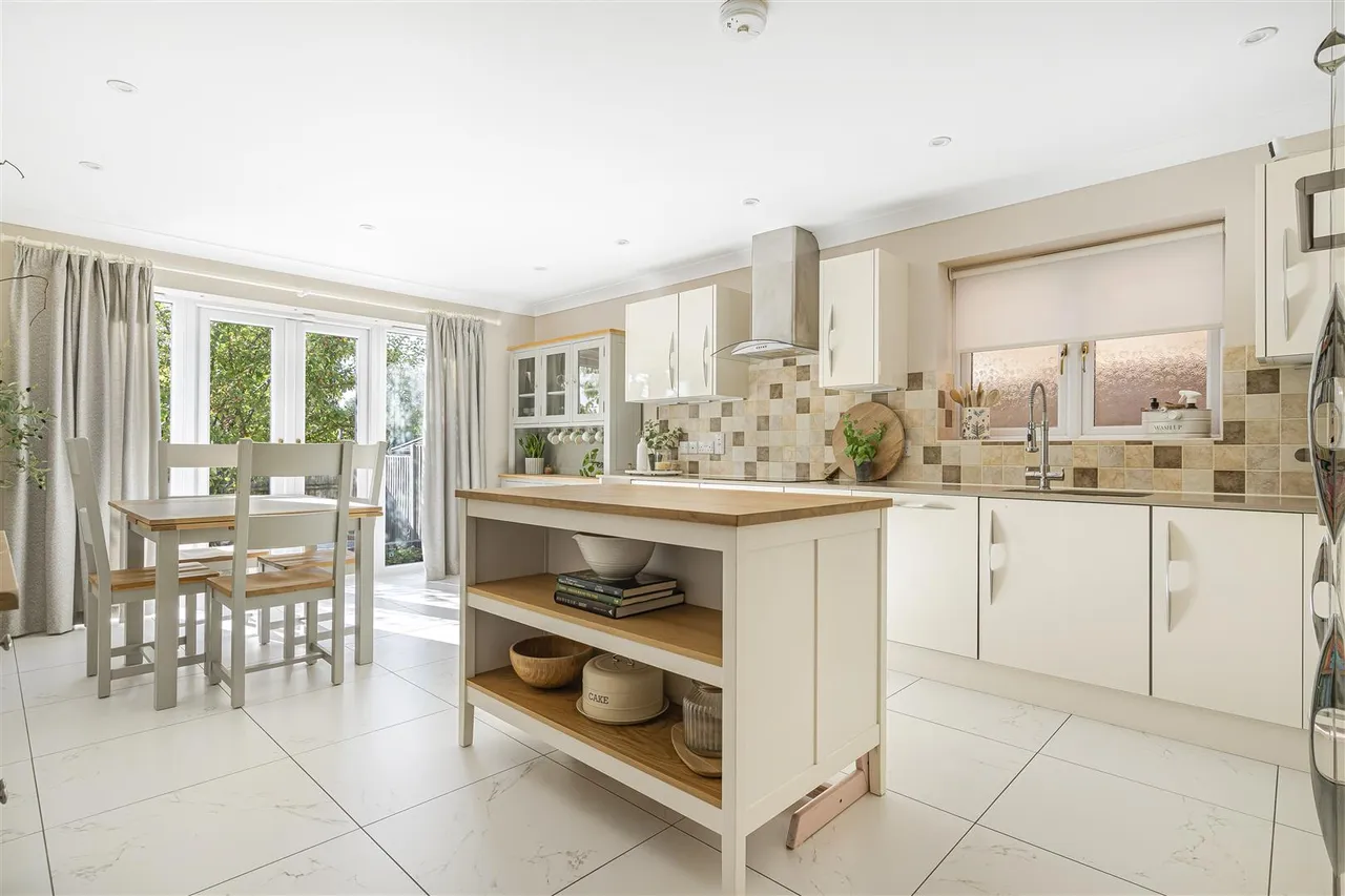 High Street, Linton, CB21, photo 6